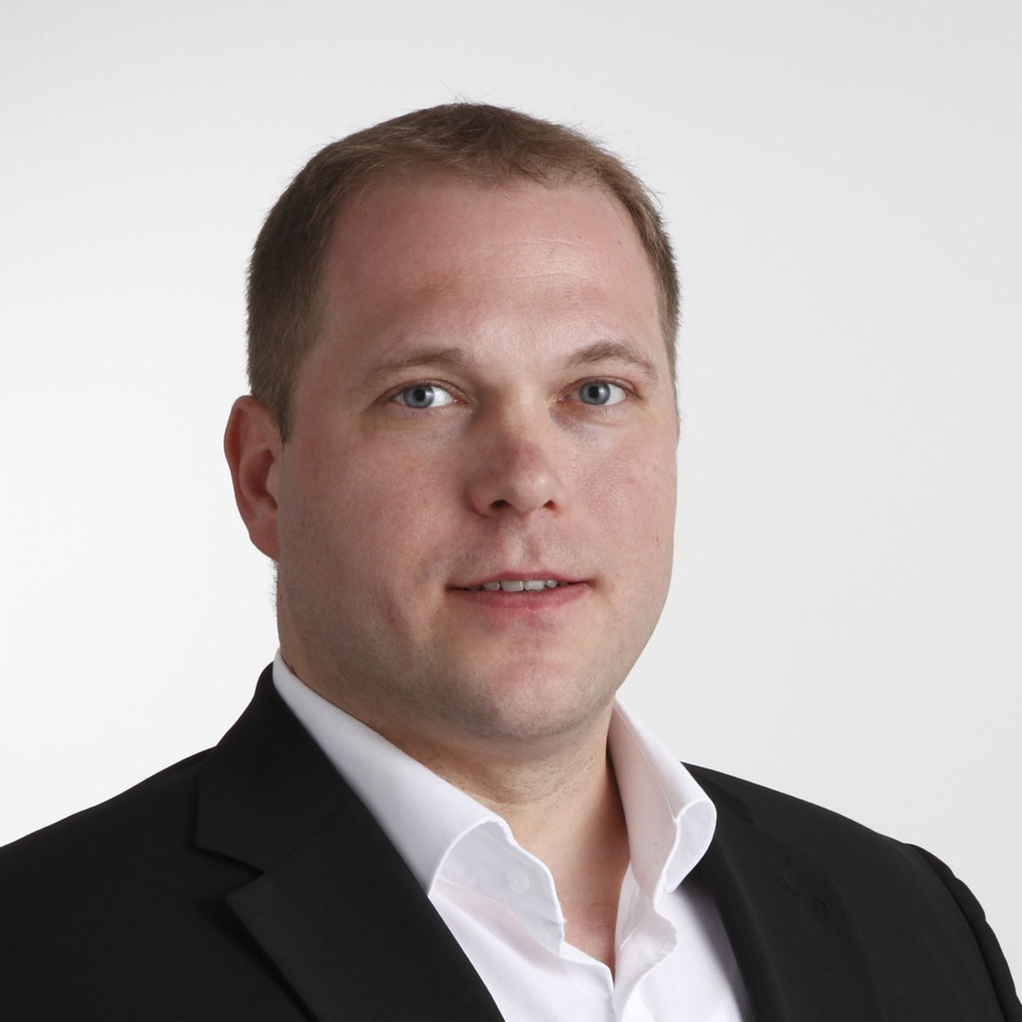 Headshot of Janos Baksa, Director Transactions at EOS.