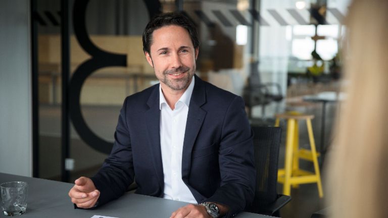 Portrait von Marwin Ramcke,Geschäftsführer der EOS Group und zuständig für Osteuropa.